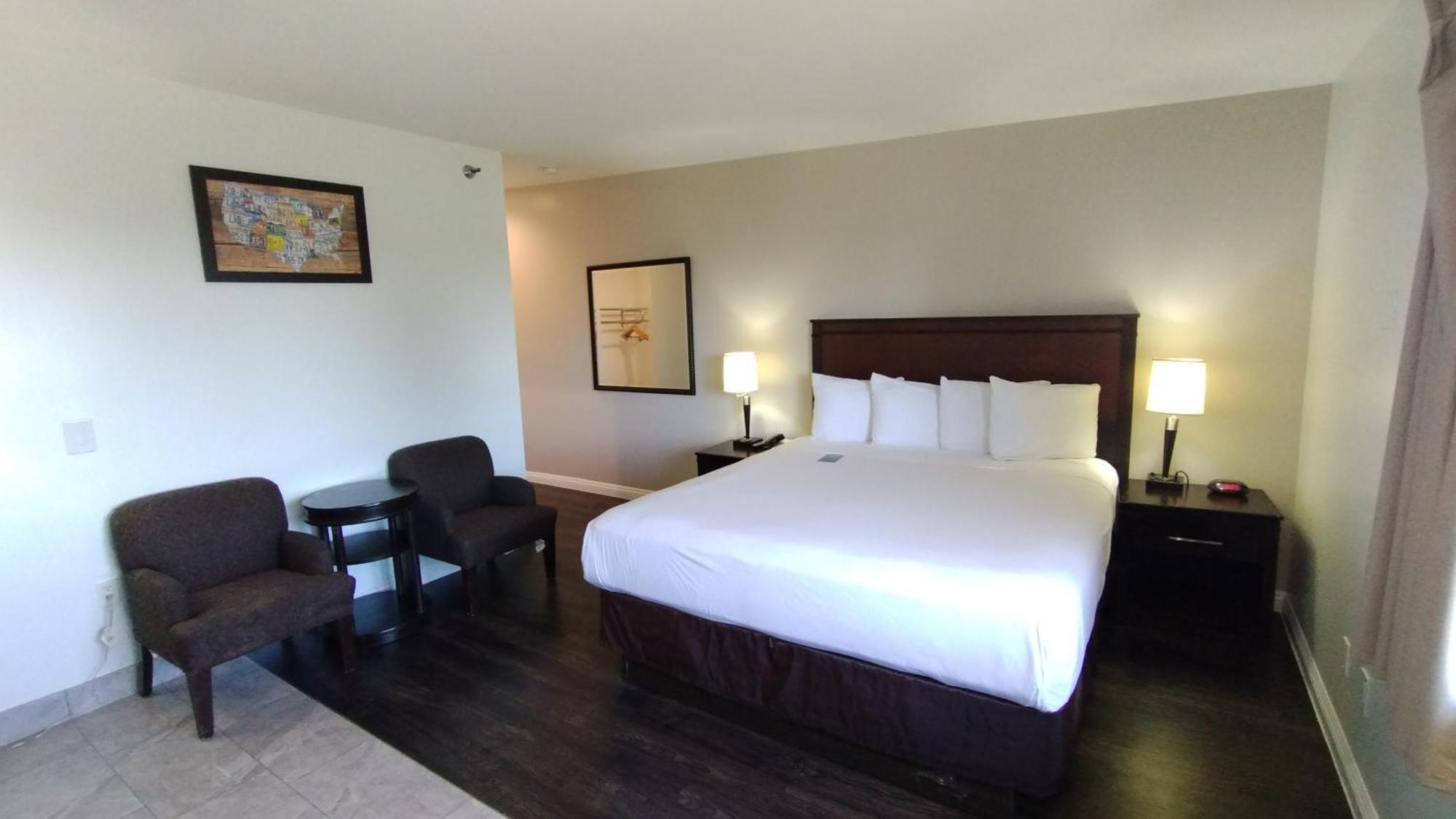 Hotel Baymont By Wyndham Ontario Esterno foto