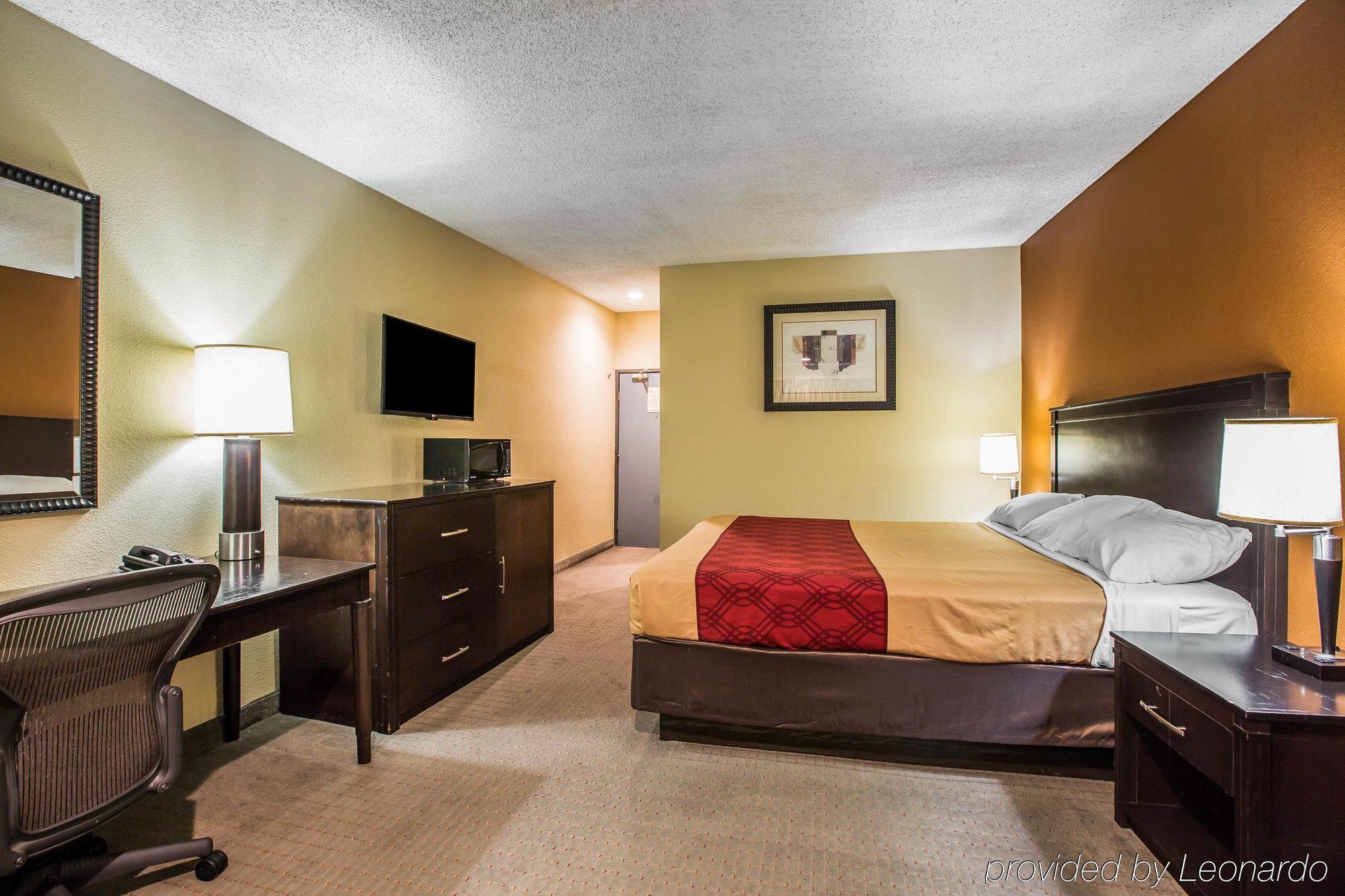 Hotel Baymont By Wyndham Ontario Esterno foto